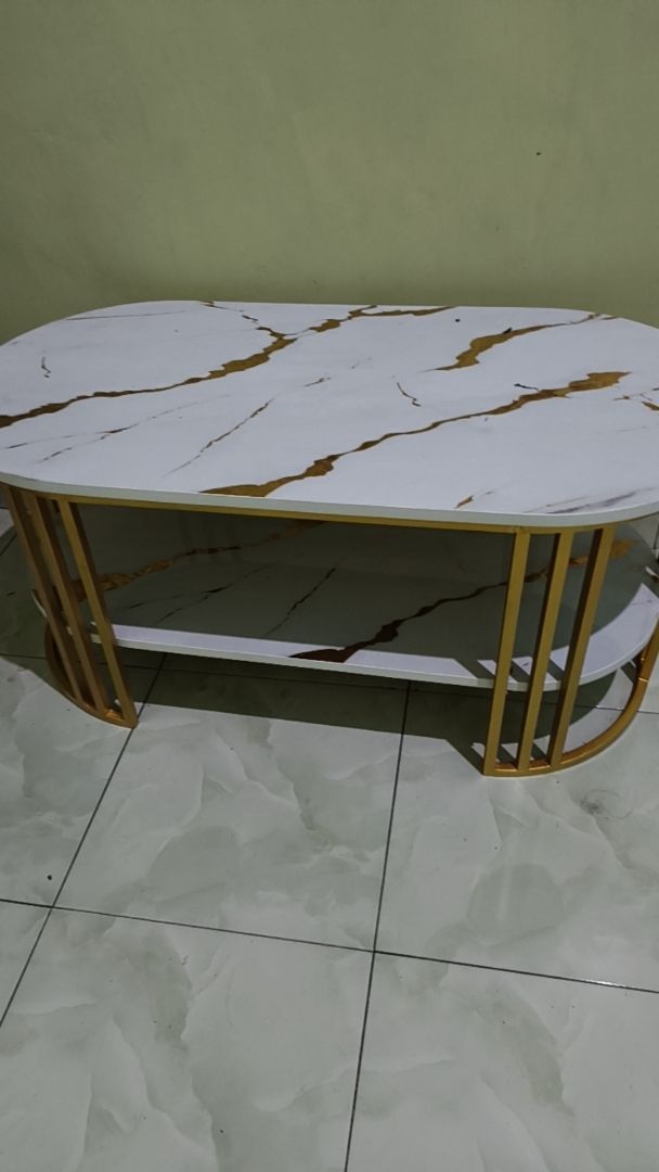 Foto pembeli Meja Sofa Milea Oval Aesthetic, Meja Ruang Tamu Minimalis, Meja Tamu, Marmer Putih/Hitam Gold Resin, Besi Gold/Rose Gold
