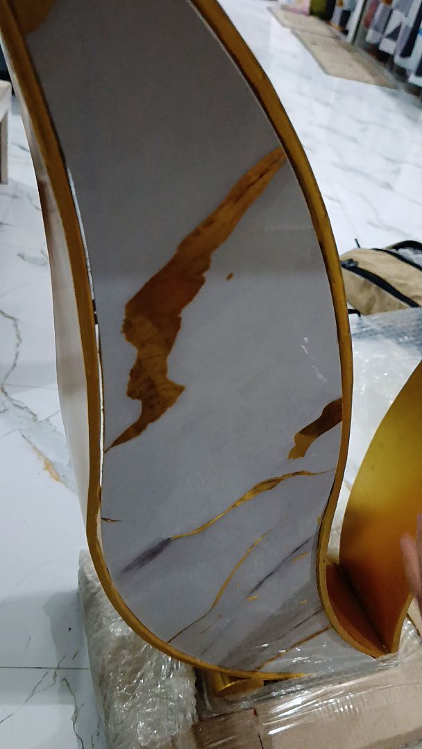 Foto pembeli Aesthetic Console Table Entryway Foyer - MEJA LIONI - Modern Minimalist Plat Besi Gold