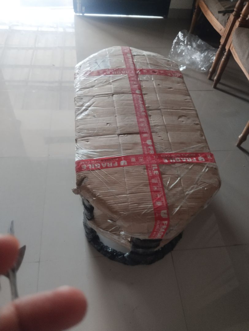 Foto pembeli Meja Sofa Milea Oval Aesthetic, Meja Ruang Tamu Minimalis, Meja Tamu, Marmer Putih/Hitam Gold Resin, Besi Gold/Rose Gold