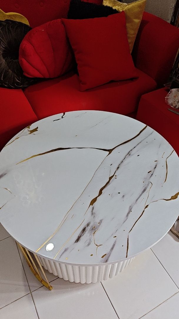 Foto pembeli Meja Micha - Meja Tamu Bulat Minimalis Luxury Glossy Duco List Gold Stainless