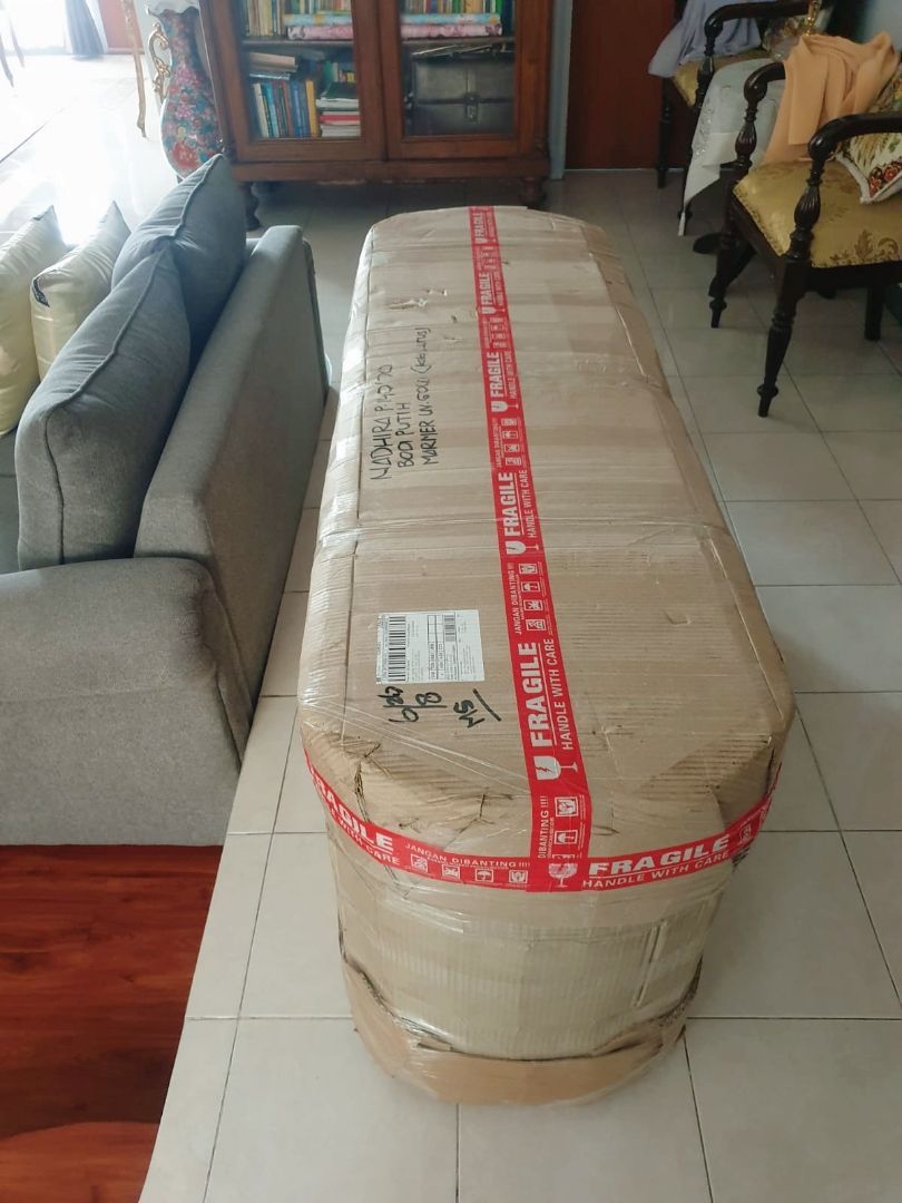 Foto pembeli Meja TV Minimalis Modern Aesthetic Meja Buffet Meja Nadira Kayu Solid Cat Duco Glossy List Gold