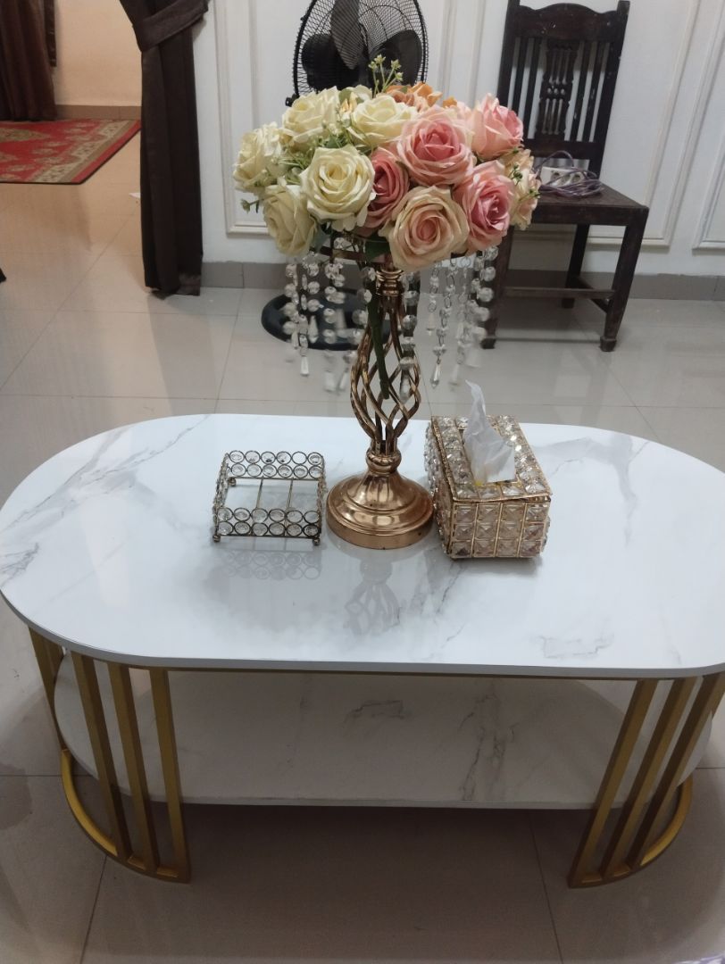 Foto pembeli Meja Sofa Milea Oval Aesthetic, Meja Ruang Tamu Minimalis, Meja Tamu, Marmer Putih/Hitam Gold Resin, Besi Gold/Rose Gold