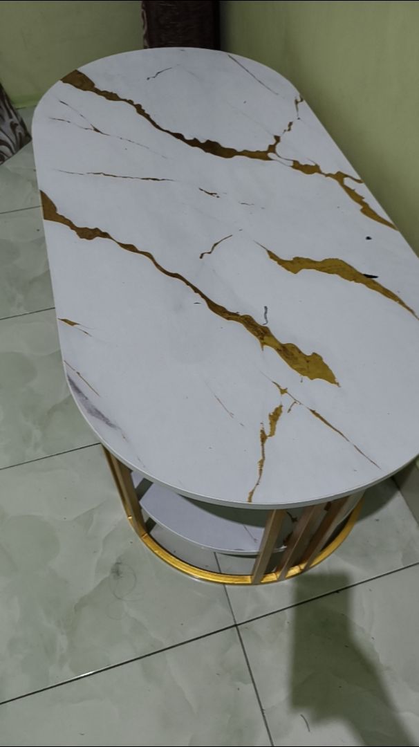 Foto pembeli Meja Sofa Milea Oval Aesthetic, Meja Ruang Tamu Minimalis, Meja Tamu, Marmer Putih/Hitam Gold Resin, Besi Gold/Rose Gold