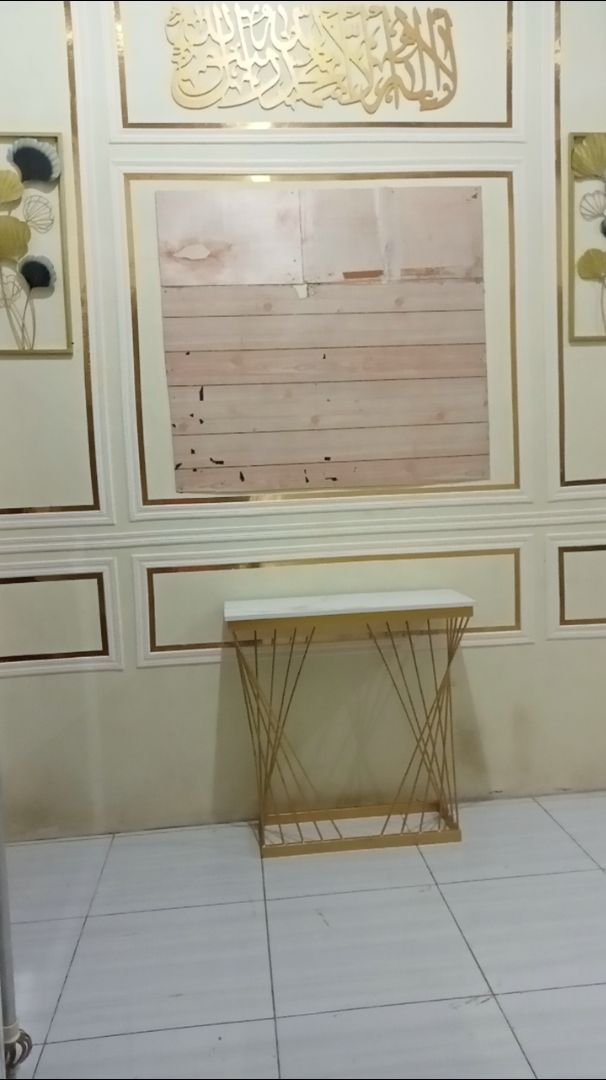 Foto pembeli Meja Console Jari, Meja Ruang Tamu Minimalis, Meja Konsol Aesthetic, Top HPL Marmer, UV Gold Resin, Besi