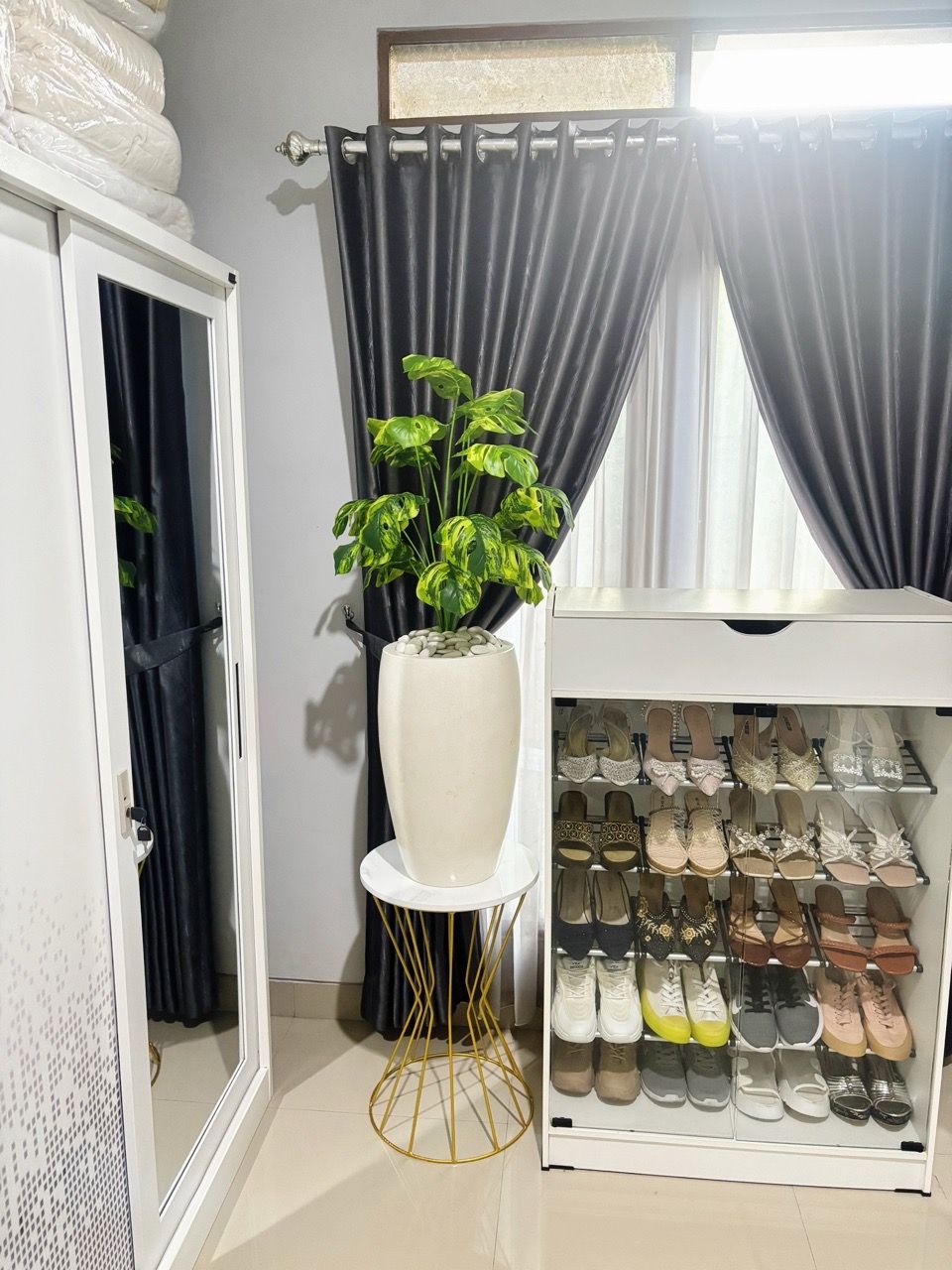 Foto pembeli Meja Sudut Aesthetic Meja Samping Sofa - MEJA AERUM - Bulat Minimalis Marmer UV Gold