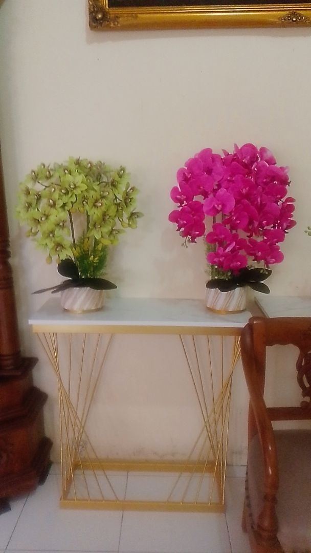 Foto pembeli Meja Console Jari, Meja Ruang Tamu Minimalis, Meja Konsol Aesthetic, Top HPL Marmer, UV Gold Resin, Besi