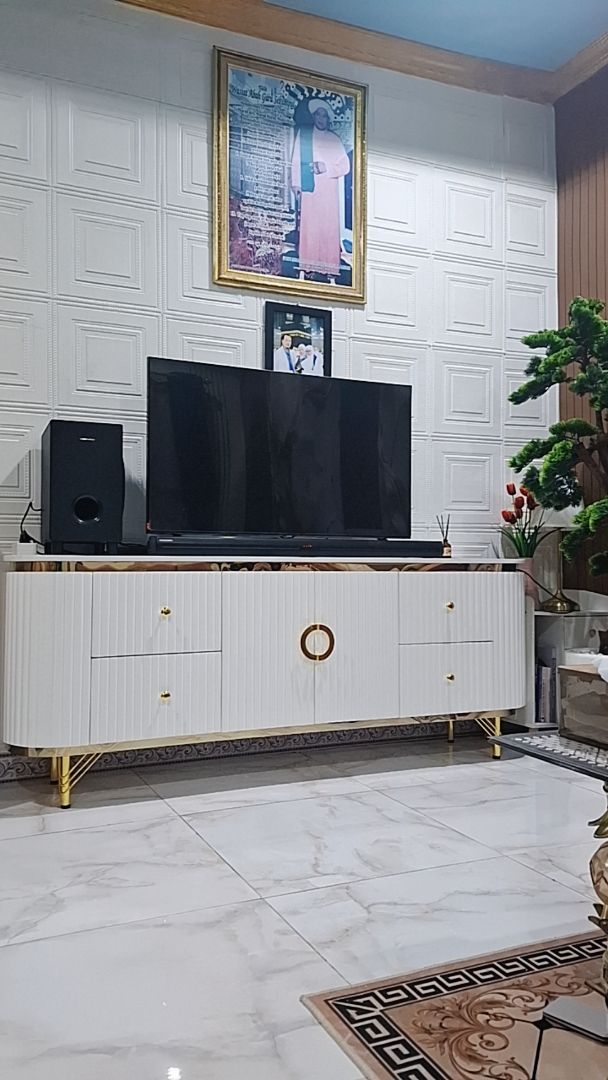 Foto pembeli Meja TV Credenza Adeeva Aesthetic Lemari & Rak TV Minimalis Modern Top Marmer Putih/Hitam UV Gold Banyak Ukuran Warna