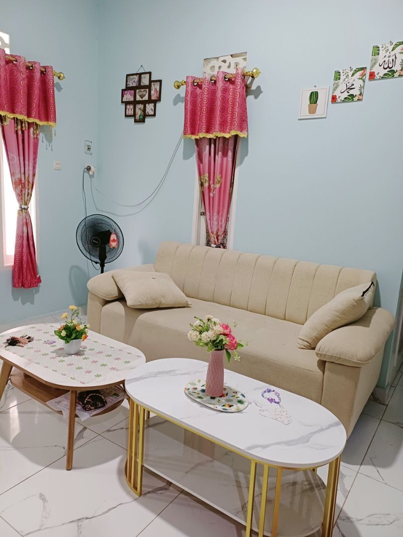Foto pembeli Meja Sofa Milea Oval Aesthetic, Meja Ruang Tamu Minimalis, Meja Tamu, Marmer Putih/Hitam Gold Resin, Besi Gold/Rose Gold