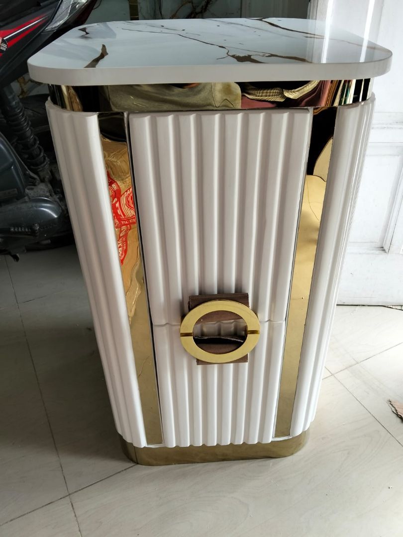 Foto pembeli Nakas Aesthetic Meja Samping Tempat Tidur - NAKAS ANAMI - Laci Kayu Solid Cat Duco Glossy