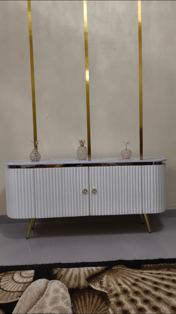 Foto pembeli Meja TV Minimalis Modern Aesthetic Meja Buffet Meja Nadira Kayu Solid Cat Duco Glossy List Gold