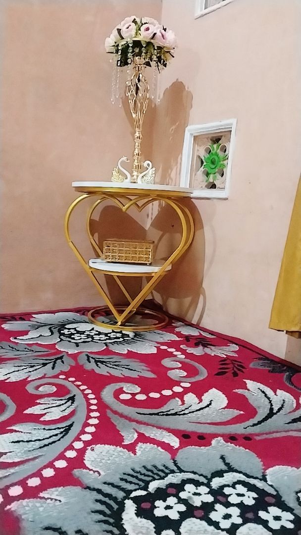 Foto pembeli Meja Sudut Aesthetic Meja Tamu Bulat - MEJA LOVELY - Samping Sofa Besi Holo Marmer Mewah