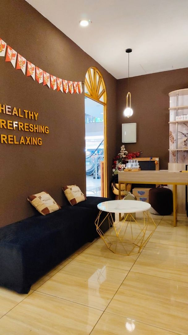 Foto pembeli Meja Tamu Aesthetic Meja Sofa Segi 8 - MEJA SEGI 8 - Octagon Garis Marmer UV Gold