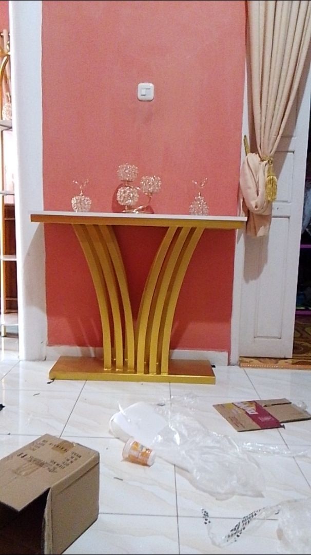 Foto pembeli Meja Console Estetik Meja Hias Minimalis MEJA VEGA Konsol Ruang Tamu Aesthetic Foyer Marmer UV Gold