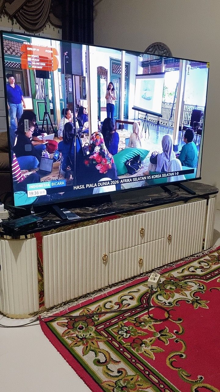 Foto pembeli Audria Meja TV Minimalis Modern Rak TV Lemari TV Bufet TV Minimalis Buffet Oval Credenza Aesthetic