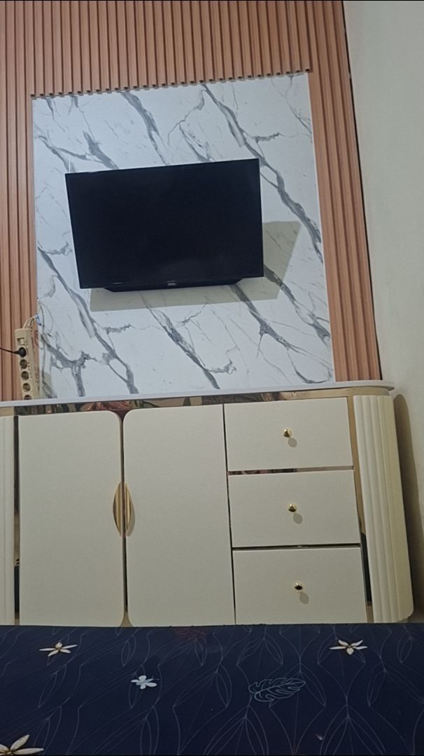 Foto pembeli Meja TV Aesthetic Meja Buffet TV Kayu Solid - MEJA HALZENA - 140cm Laci Pintu Cat Duco Glossy