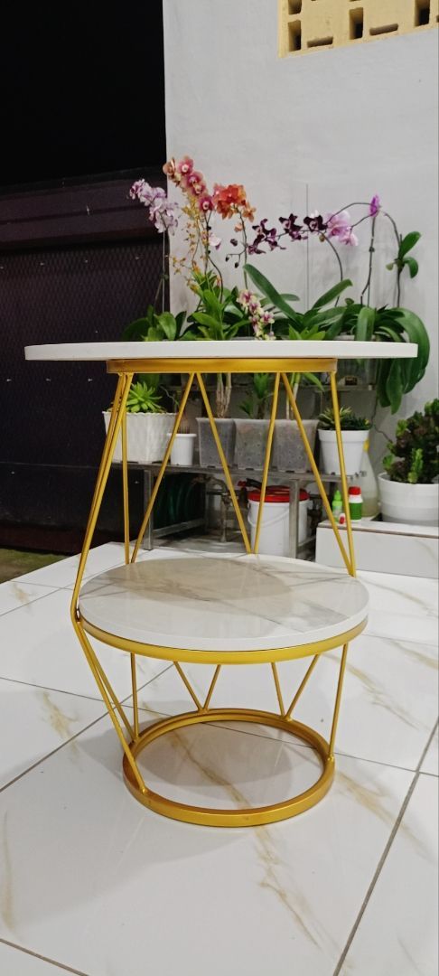 Foto pembeli Aesthetic Round Side Table Meja Sudut Tamu - MEJA DANIA - Modern Minimalist Besi Holo Gold