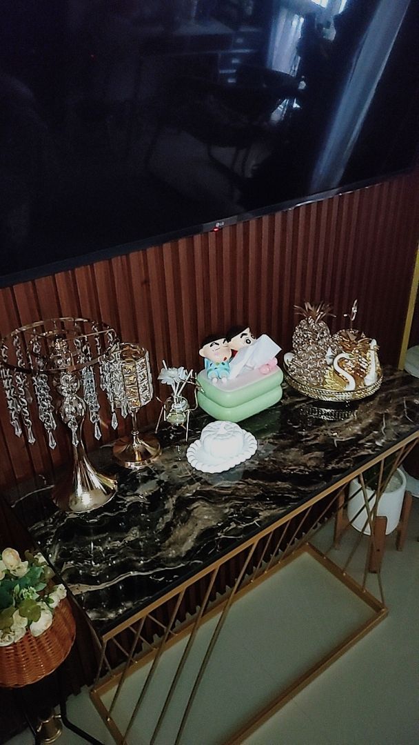 Foto pembeli Meja Console Jari, Meja Ruang Tamu Minimalis, Meja Konsol Aesthetic, Top HPL Marmer, UV Gold Resin, Besi