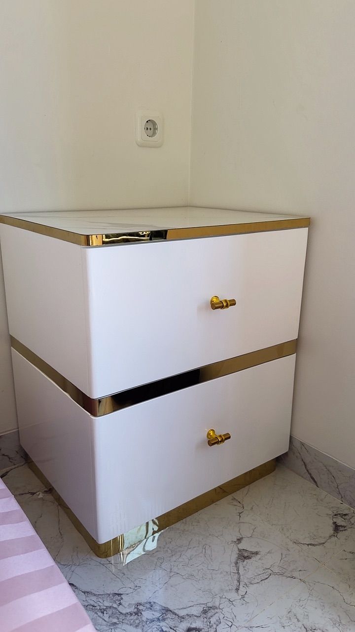 Foto pembeli Nakas Aesthetic Meja Samping Tempat Tidur - NAKAS BELVA - Laci Kayu Solid Cat Duco Glossy