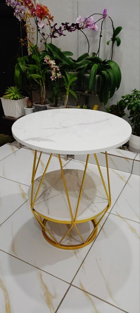 Foto pembeli Aesthetic Round Side Table Meja Sudut Tamu - MEJA DANIA - Modern Minimalist Besi Holo Gold