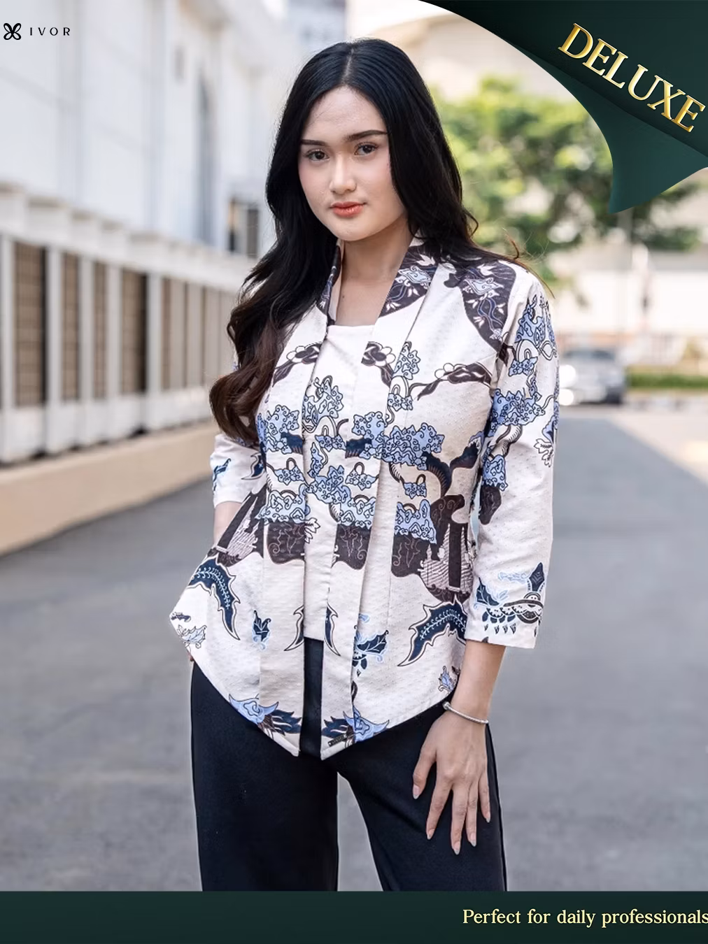 Laskala x IVOR Kasepuhan Kebaya Kutu Baru Batik Wanita Casual Lengan Panjang