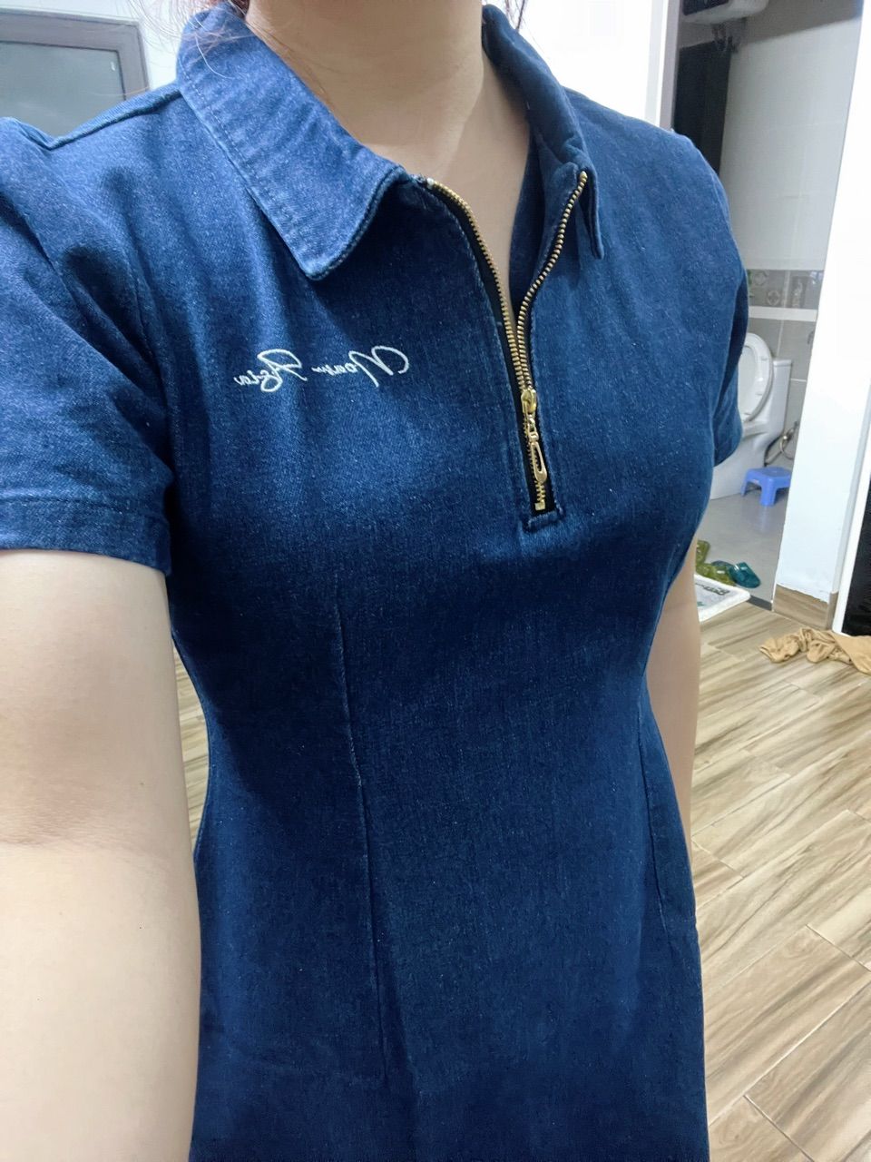 Khách mặc Váy Polo nữ NOAM Denim Grove Dáng Ôm Body ngắn Chất liệu denim cao cấp - Màu xanh