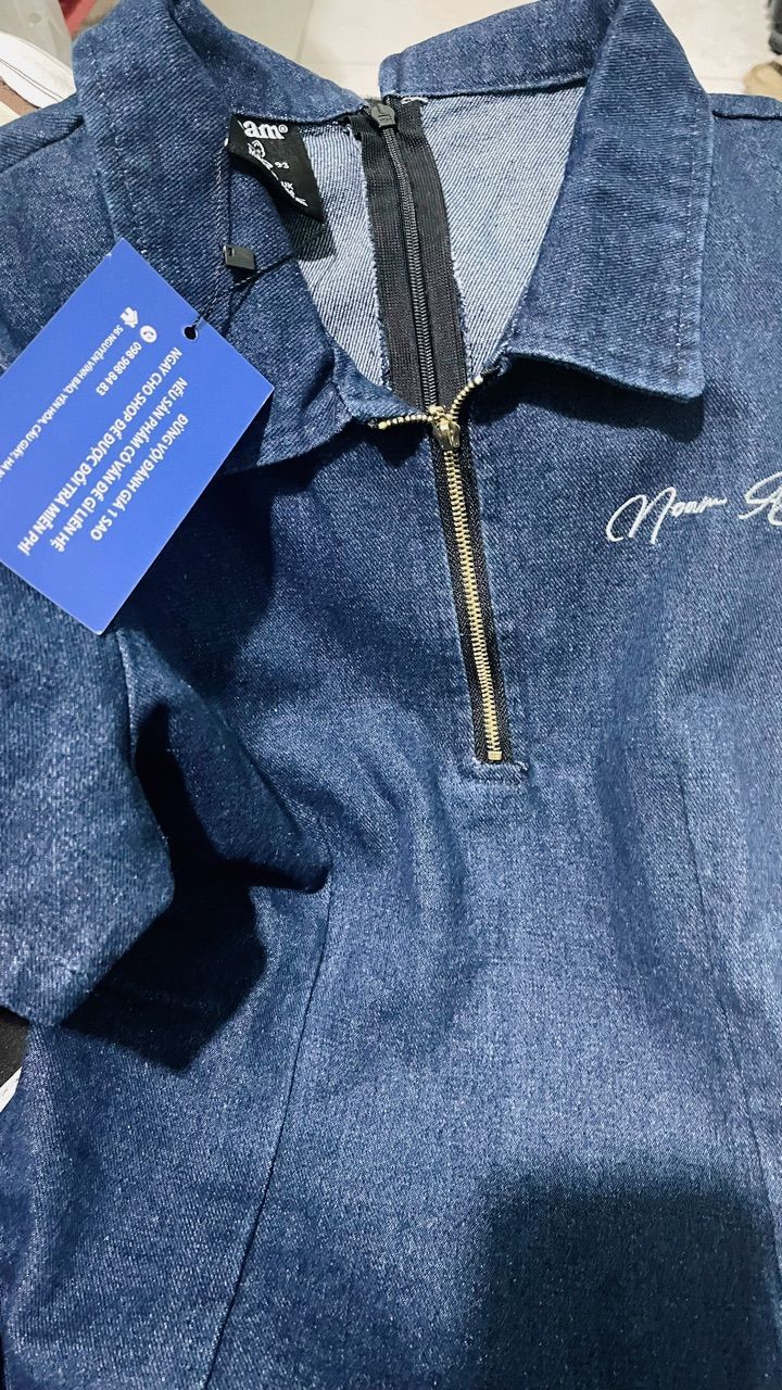 Khách mặc Váy Polo nữ NOAM Denim Grove Dáng Ôm Body ngắn Chất liệu denim cao cấp - Màu xanh