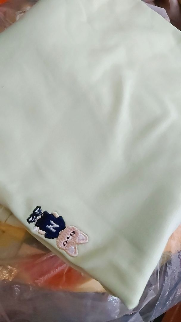 Khách mặc Áo thun Form rộng NOAM Teeny Homie Unisex 100% Cotton - Màu Hồng/Xanh lá/Xanh dương/Tím/Be