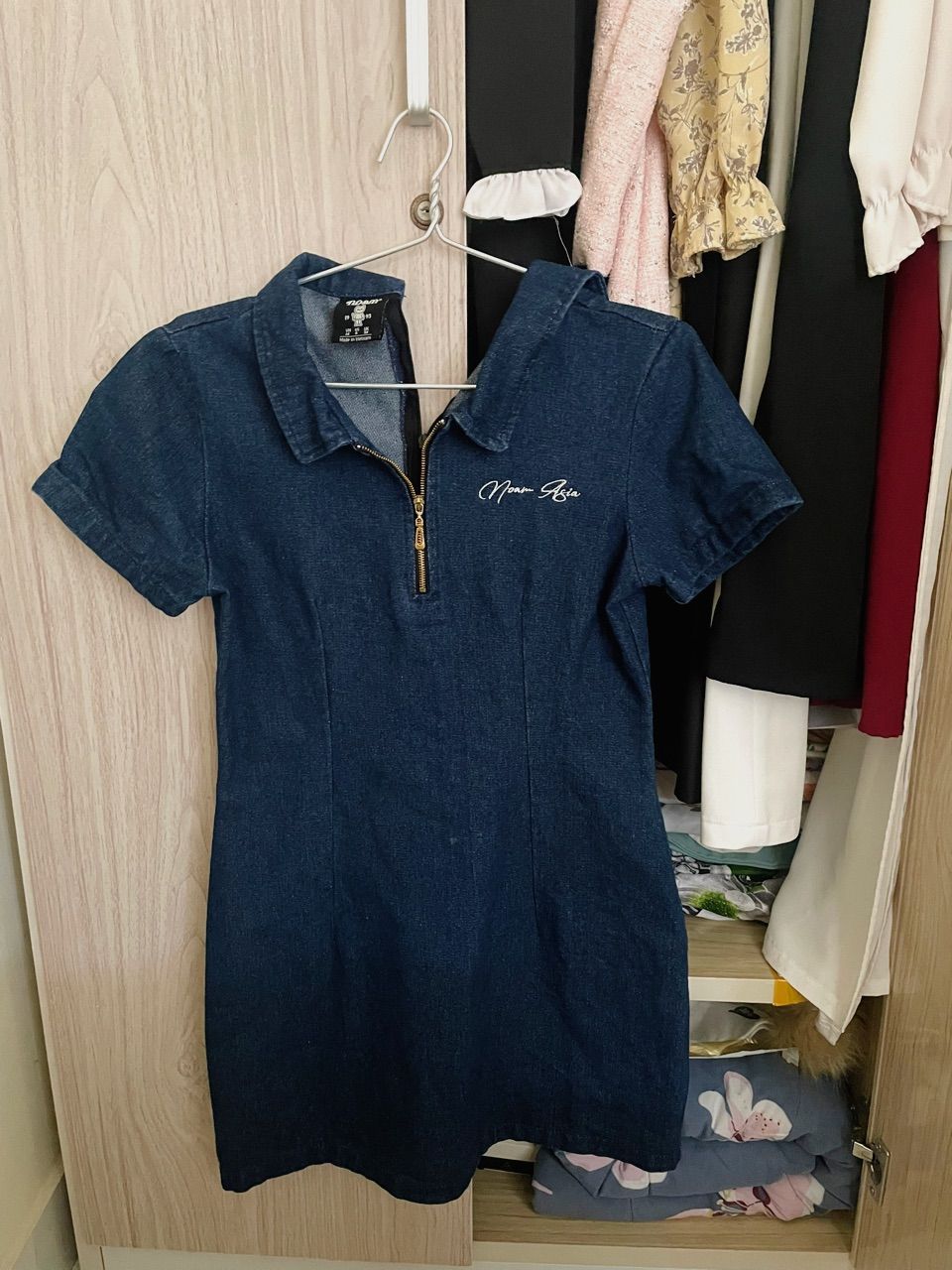 Khách mặc Váy Polo Denim Grove NOAM Dáng Ôm Body ngắn Chất liệu cao cấp - Màu xanh