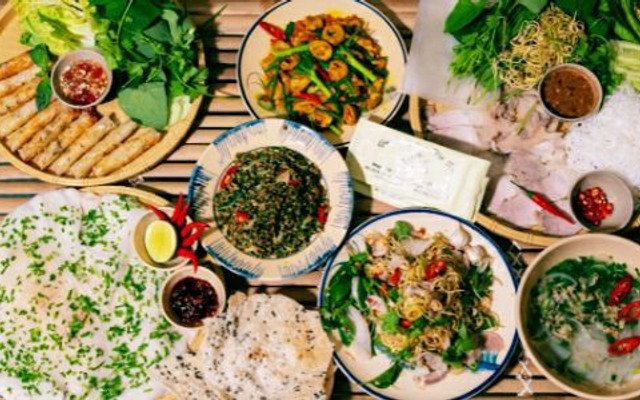 Gánh Mẹ Sen - Món Ngon Xứ Quảng