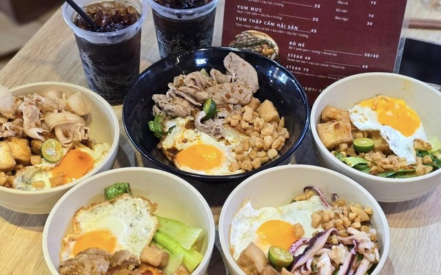 Phón Quán - Mì Trộn