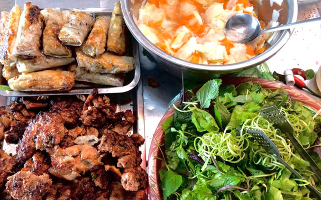 Cường Luyến - Bún Chả - Bạch Mai