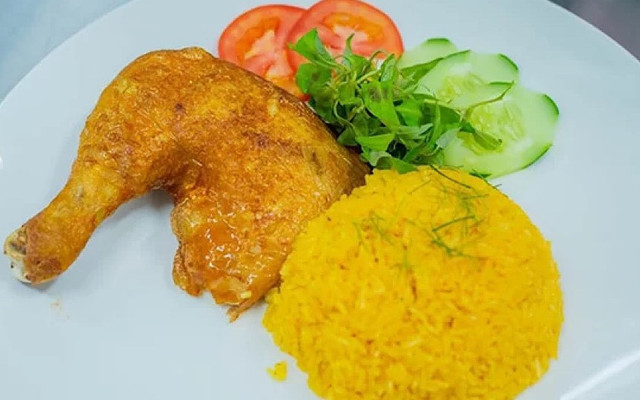 Cơm Gà Xối Mỡ - Quốc Hương