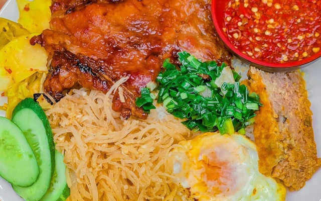 Cơm Tấm Hậu - Trần Quốc Thảo