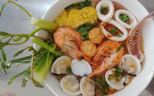 Tư Hậu - Bún Thái