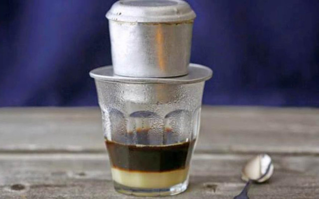 Tiệm Cafe 1975