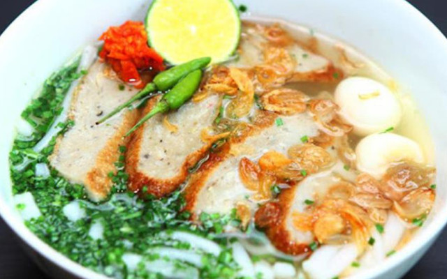 BẾP NHÀ ĐIỆP - Bánh Canh Chả Cá & Chân Gà Sốt Thái