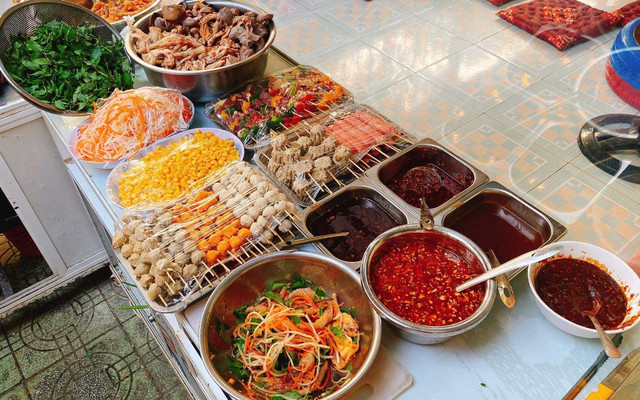 Chân Gà 7 Món Huyền Nguyễn