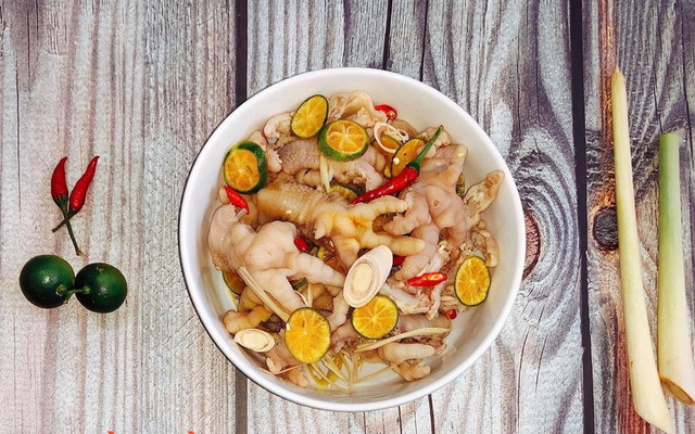 Ròm - Chân Gà Rút Xương Ngâm Sả Tắc