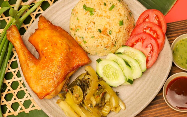 Cơm Gà Xối Mỡ Đức Phát - Đường Số 1