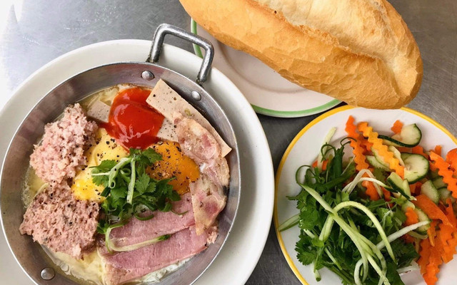 Dung - Bánh Mì - Ngô Gia Tự