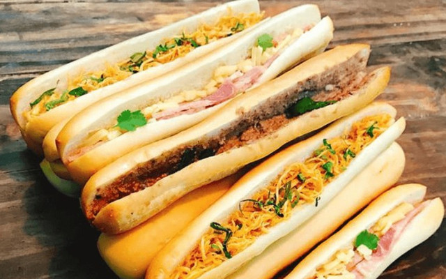 Bánh Mì Que Ngon Nhất - 53 Trần Hưng Đạo