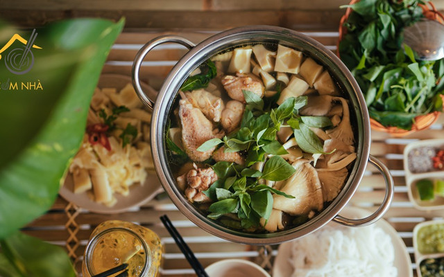 Cơm Nhà - Cơm & Lẩu Gà Lá É - Nguyễn Văn Đậu