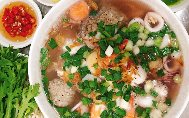Hủ Tiếu Mực Ông Già - Tôn Thất Thiệp