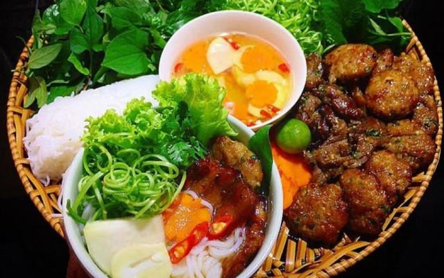 Phở Hoài Tây - Bò Kho, Cơm Chiên & Mì Xào - Ngô Quyền