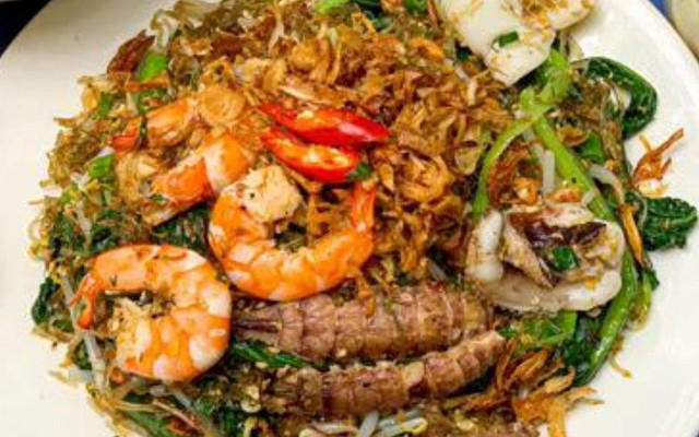 Pi Tô Quán - Cơm Bò, Xôi & Mì Xào - 147 Vạn Phúc