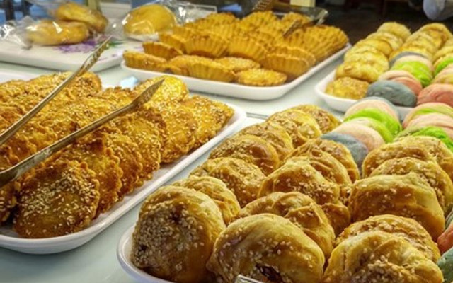 Anh Quân Bakery - 736 Lê Văn Hiến