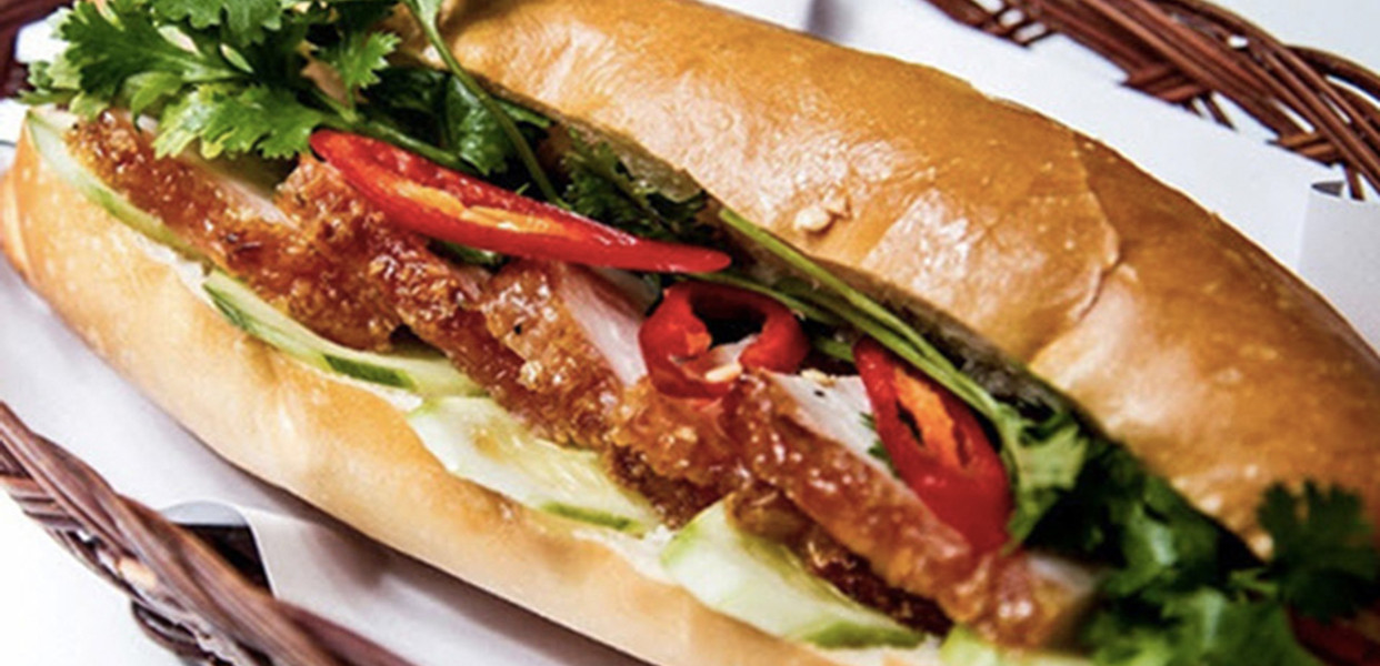 BÁNH MÌ HEO QUAY TUYỀN KÝ HOÀNG DIỆU VỚI NHÂN ĐẦY ẮP HẤP DẪN