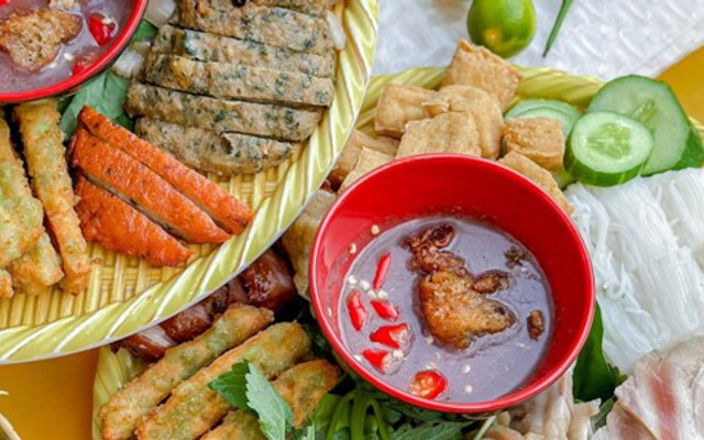 VUA ĐẬU - Bún Đậu Mắm Tôm - 74 Tân Kỳ Tân Quý