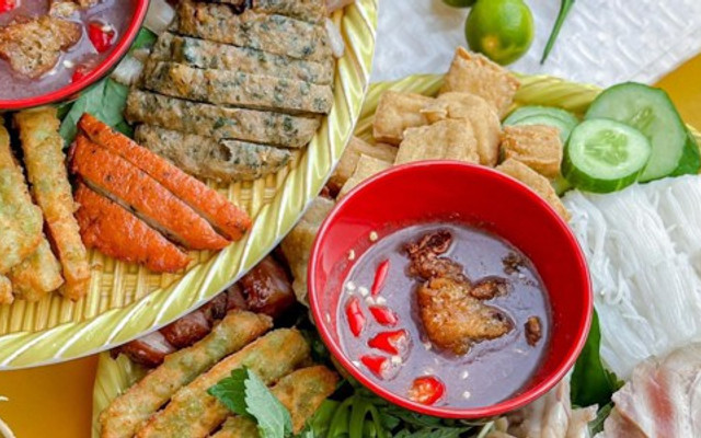 VUA ĐẬU - Bún Đậu Mắm Tôm - 90 Nguyễn Gia Trí 