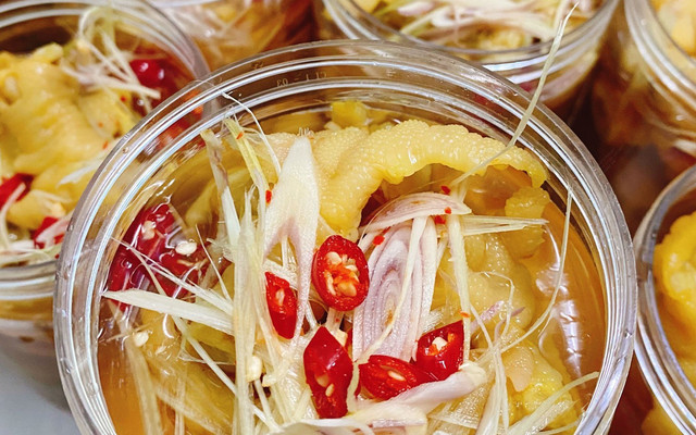 Bếp Nhà Ngoại - Chè Truyền Thống, Chân Gà & Đồ Ăn Vặt - Giáp Bát